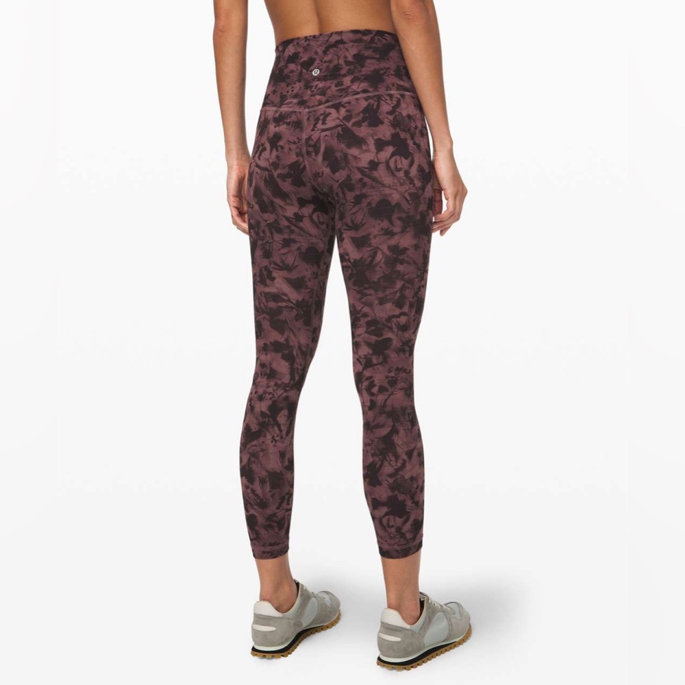 Lululemon Align Pant II 25"
Mini Dusk Floral Antique Bark Black size 2